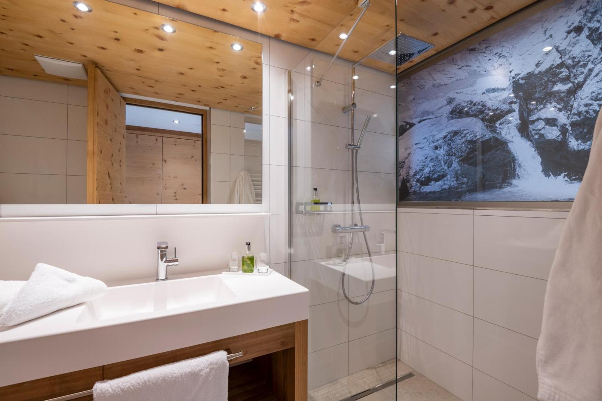 Olympia Hotel 4*